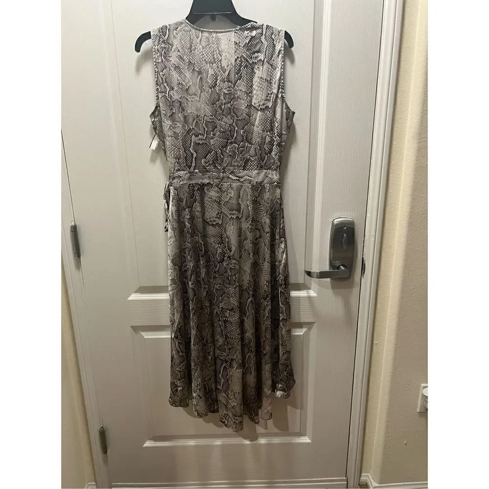 White House Black Market Women's Dress 10 Wrap Midi Snake Gray Sleeveless Hi Low - Picture 3 of 3